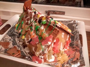 Dagens byggeprosjekt - et pepperkakehus (byggesett)